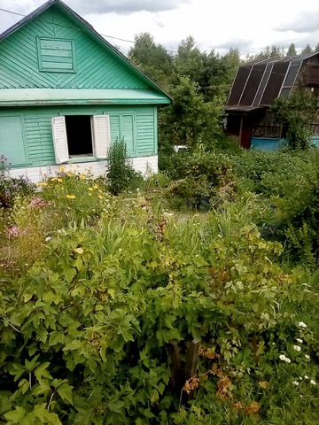 Дача 20 м² на участке 8 сот.
