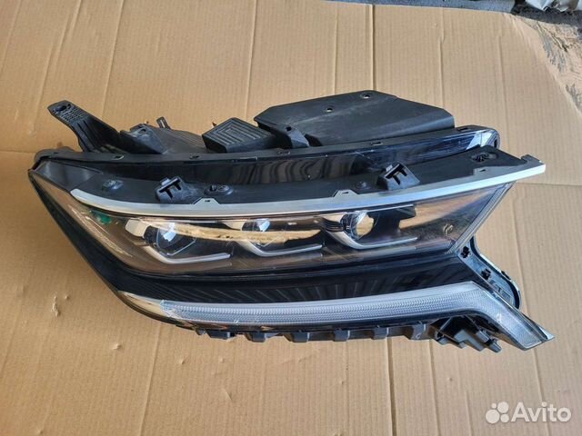 Kia sorento 20 MQ фара правая