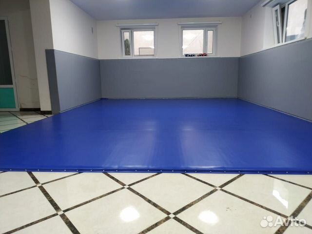 Борцовский ковер и стеновые протекторы