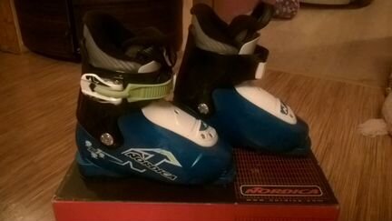 Ботинки горнолыжные, детские