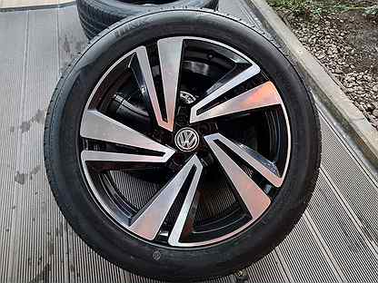 Комплект оригинальных колёс на VW touareg