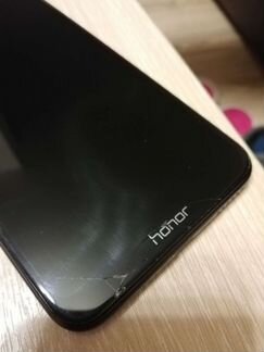 Телефон Honor 8c