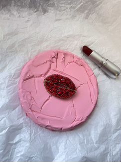 Брошь из бисера