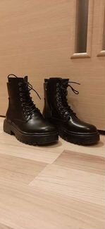 Минималистичные ботинки на шнурках