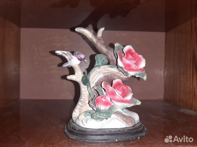 Фарфоровое изделие Розы с птичкой Caravella