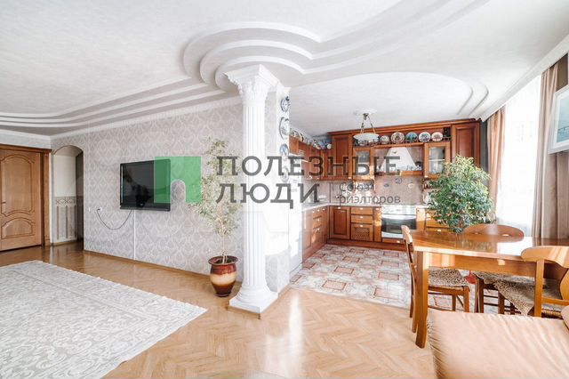 4-к. квартира, 107,9 м², 8/10 эт.