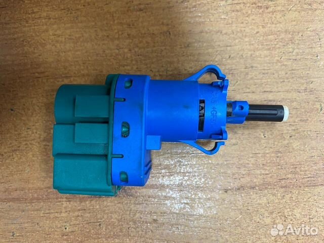 Выключатель стоп сигнала jaguar XF