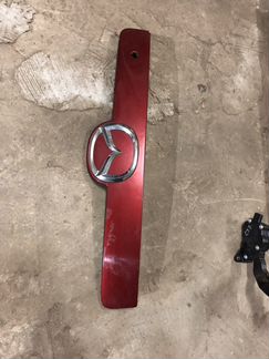 Накладка двери багажника Мазда Сх7