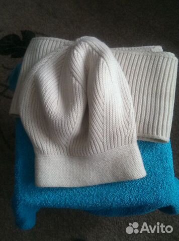 Шапка-берет с шарфом вязаные