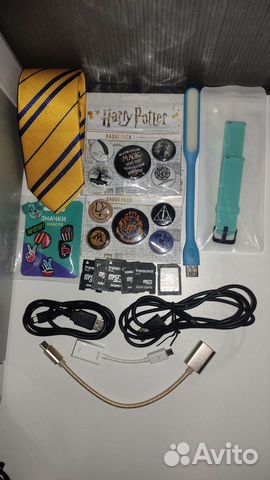 Гарри Поттер, фонарь, значки, кабели, ремешок