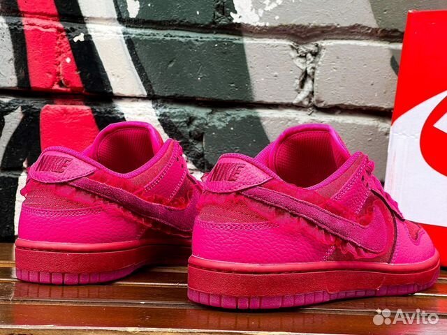 Nike Dunk Low Valentine’s Day 2022