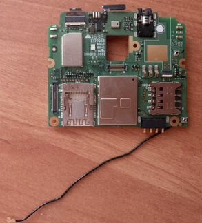 Смартфон на запчасти Asus zb500kl