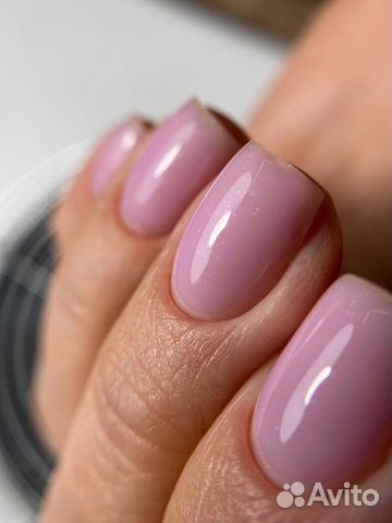 Маникюр и педикюр с покрытием гель-лаком