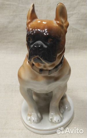 Фарфоровая статуэтка 