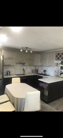 2-к. квартира, 52 м², 3/5 эт.