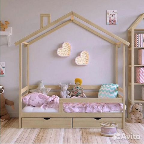 Детская кровать домик