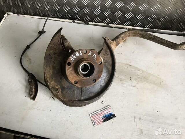 Кулак поворотный задний правый Ауди А4Б5 Audi A4B5