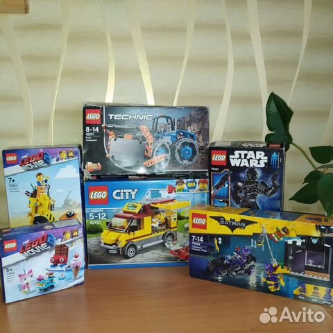 Лего несколько наборов в коробках