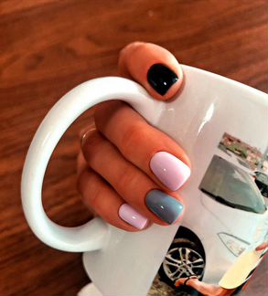 Маникюр, педикюр Адлер