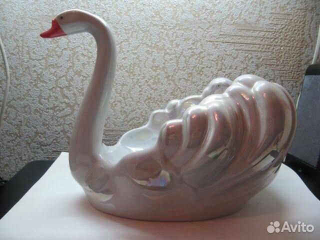 Конфетница лебедь