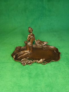 Бронзовая статуэтка Девушка у озера