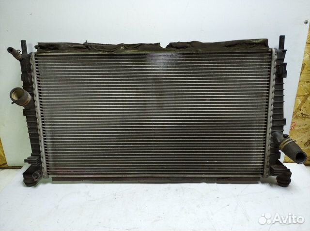 Радиатор охлаждения Ford Focus 2 2005-2011
