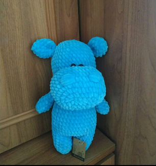 Игрушка ручной вязки