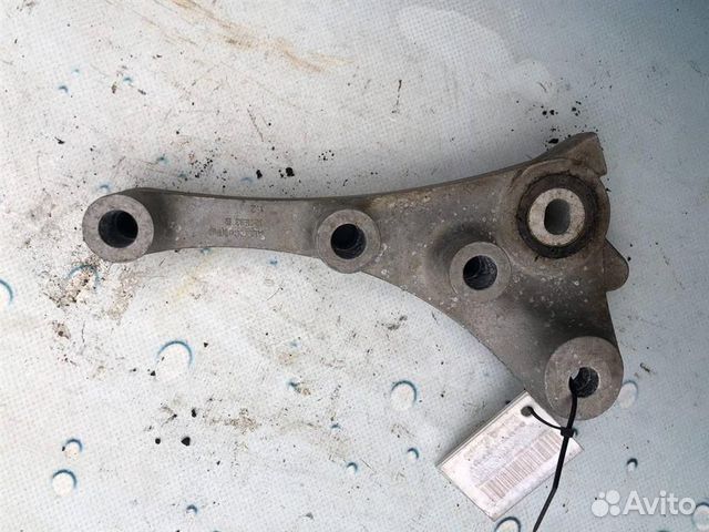 Кронштейн двигателя 13424445