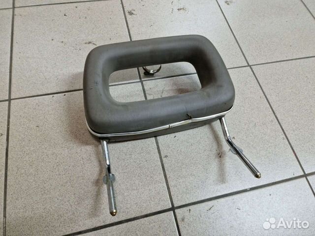 Подголовник серая кожа Ауди 100 С3 (44)