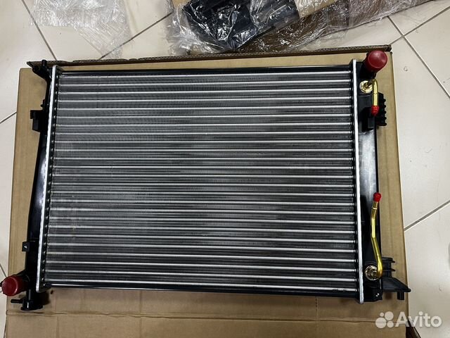 Радиатор KIA sportage / hyundai IX35 2.0/2.4 10