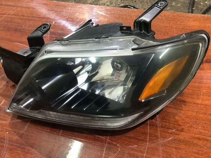 Фара Mitsubishi Outlander