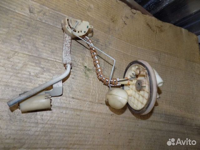 Насос топливный электрический R19 1988-1992