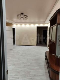 4-к. квартира, 126 м², 8/10 эт.