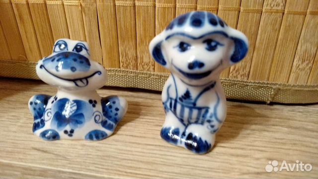 Фигурки гжель, лягушка и обезьянка