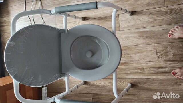 Стул послеоперационный или инвалидный