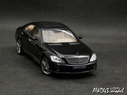 Mercedes S63 AMG W221 black 1:43 AutoArt 56207