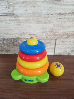 Пирамидка Tomy