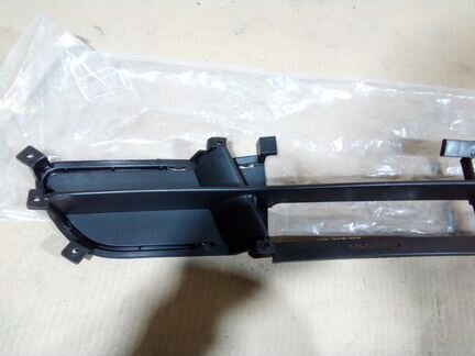 Решетка переднего бампера Hyundai Getz 2002 2005