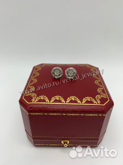 Пусеты винтовые из белого золота с бриллиантами