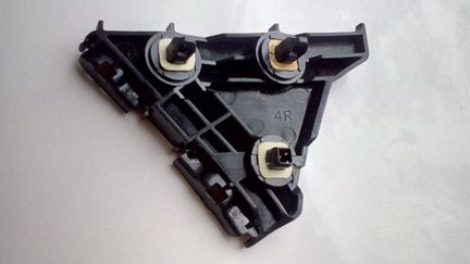 Кронштейн бампера Тoyota Kamry v 40