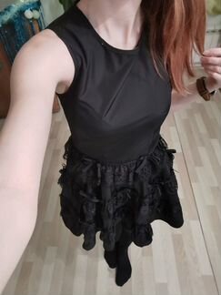 Черное платье Red Valentino