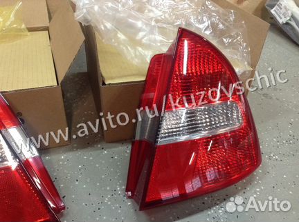 Фонарь задний Митсубиси Каризма