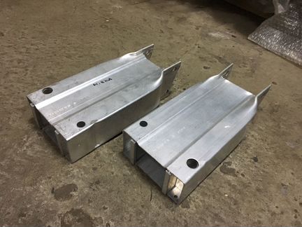 Демпфер кронштейн усилителя Mercedes C 204