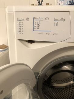 Стиральная машина Indesit wisl105X