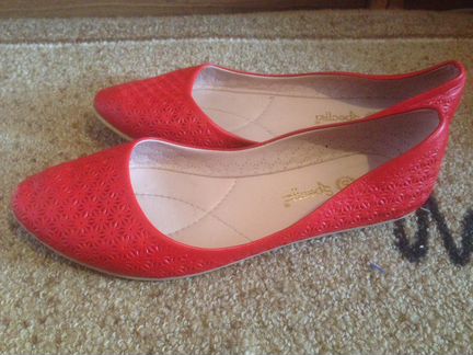 Новые красные кожаные балетки