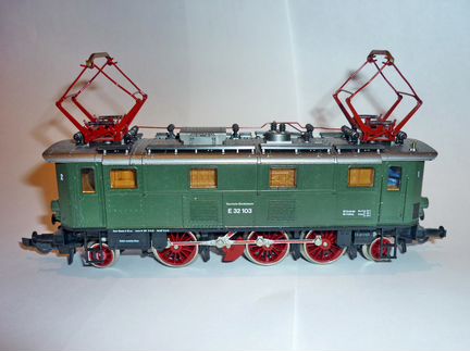 Модель Электровоза Е32 для железной дороги 16мм