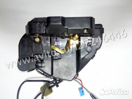 Замок двери Мерседес A 2117300635