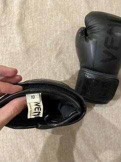 Боксерские перчатки Venum 10 oz