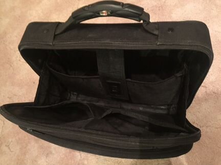 Черная сумка через плечо