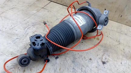 Амортизатор задний левый стойка VW Туарег